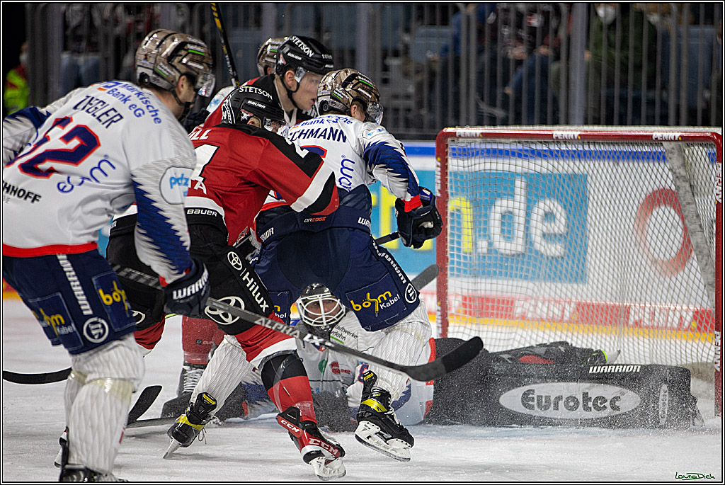 PENNY DEL;  Koelner Haie - Iserlohn Roosters; Koeln, 01.03.2022